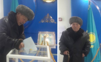 Жезқазғанда 92 жастағы қария сайлау учаскесіне келіп дауыс берді