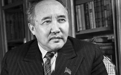 Мұхтар Әуезов және қазақ әдебиеті 