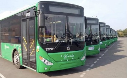 Алматыда екі автобустың соғысынан 6 адам зардап шекті