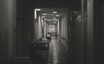 "Ішім лапылдап өртеніп жатыр". Танымал әншінің анасы өмірден озды