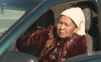 Маңғыстау облысында 70 жастағы зейнеткер такси жүргізуші болып жұмыс істейді