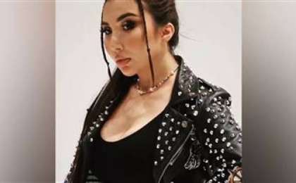 «Ұятсыз. Бетімен кеткен. Елді өзіне қаратудың бір жолы». Сиви Махмуди пластикалық операциядан кейінгі төсін көрсетті (ВИДЕО)