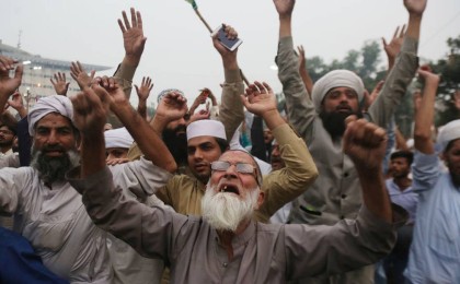 Мұсылмандар Құдайға серік қосқан зауыт директорын өртеп жіберді