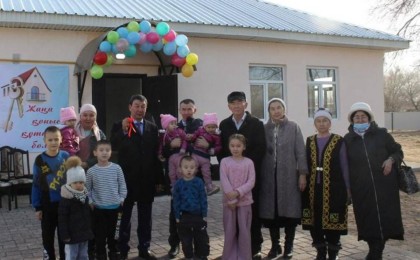 Алматы облысында дүниеге келген үшемге кәсіпкер бес бөлмелі үй сыйлады