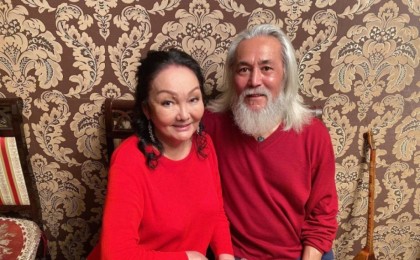 Жарты ғасыр өнерде бірге жүрген қос әртіс отбасылық өмірі жайлы айтты  