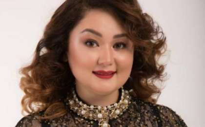 «Гүл бергендермен ғана суретке түсіп, балалардың аузына түкірді»: Роза Әлқожадан көңілі қалған көрермен ренішін жеткіздіІ