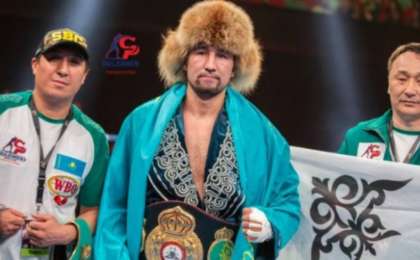 Геннадий Головкин Айдос Ербосынұлына денсаулық тіледі