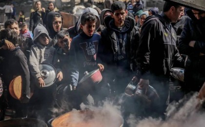 АҚШ Газаға гуманитарлық көмекті әуе кемесімен аспаннан лақтыруға ниетті