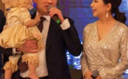 "Мен жайында түк білмеді. Көпке дейін түсінбей жүрді": Күйеуі Тамара Асардың әнші екенін білмеген