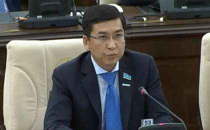 Асхат Аймағамбетов: Смартфон кітаптан арзан болмауы керек