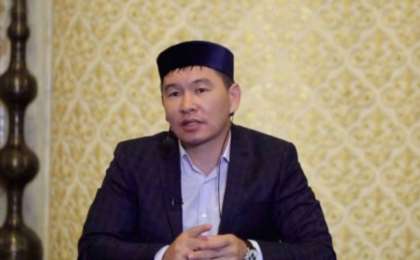 «Медресеге садақа деп зарлап жүр еді»: Танымал уағызшы Алматыда зәулім мейрамхана ашты