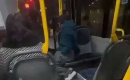 Алматыда ер адам автобус ішінде сұмдық әрекетке барды