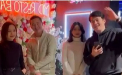 "Өзге қызбен отырмын": Пранк жасап, жұбайын жылатқан отандық гитарист елдің ашуына тиді (видео)