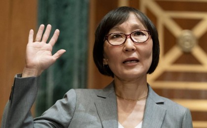 Сенаторлар Сәуле Омароваға қандай айып тағып отыр?