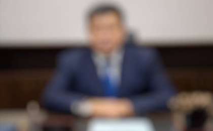 «Үйінен тамақ ішпейтін» әкім қанша жалақы алады?