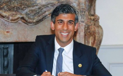 Жеңілістен кейінгі жеңіс: Риши Сунак билікке қалай келді?