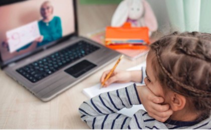 Нұр-Сұлтанда аязға байланысты бірінші ауысымдағы 0-4 сынып оқушылары қашықтан оқиды