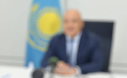 1 миллион 900 мың теңге жалақы алатын әкім