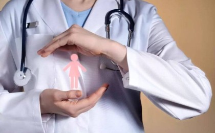 Дәрігерлер қыздардың пәк немесе пәк емес екенін білуі керек – министрлікте пікір екіге жарылды