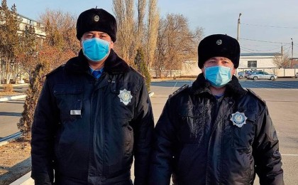 Тараздық полицейлер көпірден секірмек болған қызды құтқарып қалды (ВИДЕО)