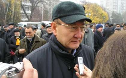 Айдос Сарым Алтынбек Сәрсенбаевты кім атқызғанын айтып берді