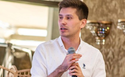 Рамиль қазақ тілін қорлап, менсібегені үшін құн 500 миллион теңгедей қаржы төлесін – Тұрарбек Құсайынұлы