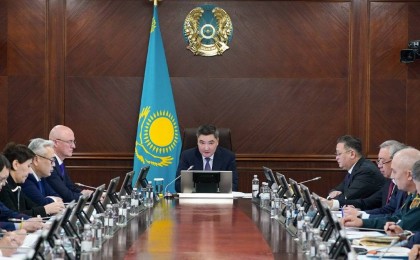 «Жағдай өзгермесе жауаптылар жазаланады»: Үкіметте «Жайлы мектеп» жобасы қатаң сынға ұшырады