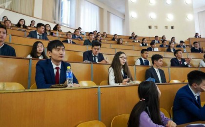 "Ешкім кедергі бола алмайды": Биыл Қазақстанда ҰБТ-ға өтініш білдіргендердің саны бойынша рекорд орнатылды - Қазақстан жаңалықтары