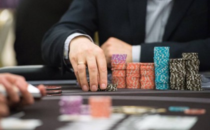 Қазақстандықтар құмар ойынға салынған туыстарын сотқа бере алады