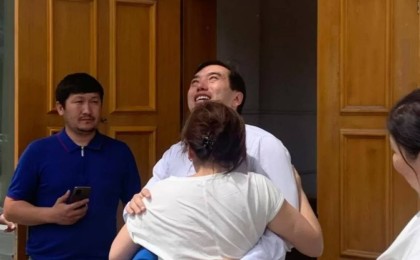 Жалған тергеу : ҰҚК майоры Айдын Алпысбаев сегіз жылдан кейін жазықсыз деп танылды