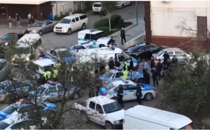 Ақтауда полицияның ер адамдарды жаппай ұстағаны видео түсіп қалды - Қазақстан жаңалықтары