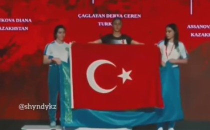 Орынға таласып қалды: Марапаттау кезінде түрік пен қазақ қыздары келісе алмай қалды