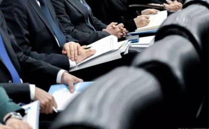 Өзбекстан шенеуніктеріне әлеуметтік желілерде боқтық сөз жазуға тыйым салынды