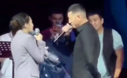 "Тоқалдыққа алыңызшы": Рэпер Жақаудың кешінде тыңдарманы ерекше ұсыныс жасады (видео)