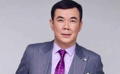 "Бізді неге шақырмайды?": Нұрлан Қоянбаев өзін "ауылдан" шыққан продюсер деп менсінбеген билікке үндеу жасады