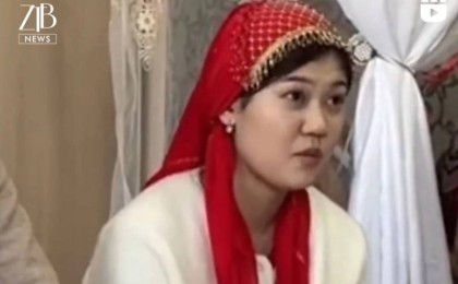 "Енесінен қорқып тұр": Желіге мәһрден бас тартқан қалыңдықтың видеосы тарады