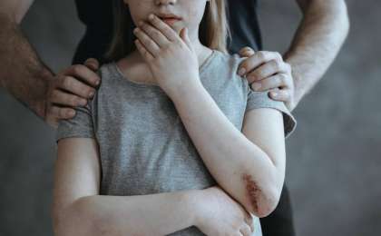 Педофил өгей қызын жарты жылдан астам уақыт бойы зорлаған