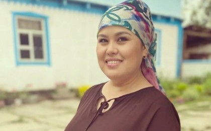 "Бақытты актрисамын": Күйеуімен бір телехикаяға түскен Дариға Бадықова жан сырын айтты (видео)