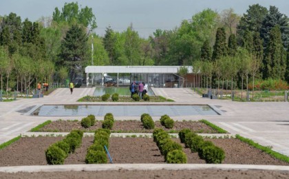 Тоқаев Алматыдағы ботаникалық баққа барды