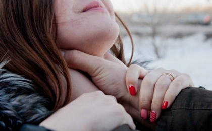 Бойжеткенді тұншықтырып өлтіріп, артынша өртеп жіберген (ВИДЕО)