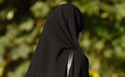 Қазақстанда кімдерге хиджабпен жұмысқа келуге рұқсат етілген: Премьер-министрдің орынбасары жауап берді