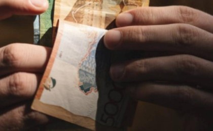 Депутат мән-мағынасыз медальдар мен атақтар қаншадан сатылып жүргенін айтты