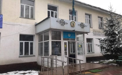 Алматылық директор мектептегі жылуды талап еткен жалғызбасты ананы сотқа бермекші