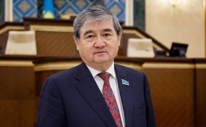 Сауытбек Абдрахманов 70 жаста: Алдыңғы буынның ақжармалары