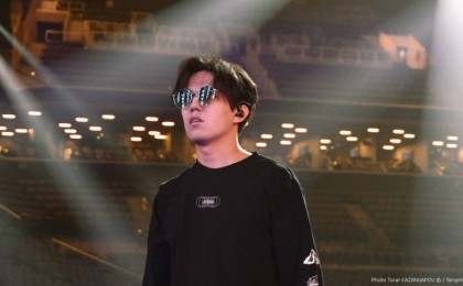 Димаштың 10,000$ ақша таратып жатқаны рас па?