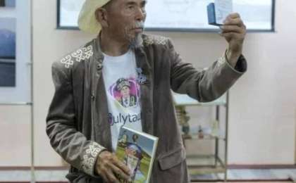 Ұлытау облысында Қазақстанды жаяу аралаған саяхатшыға пәтер берілді