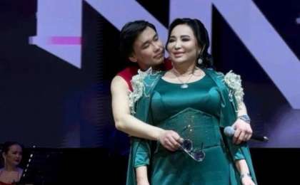 "8 жасынан бастап сахнаға сүйреп едім": Гүлзира Айдарбекова халыққа алғыс білдірді