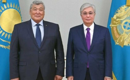 Әубәкіров Тоқаев жайлы: "Алақанымызға түскен алтынның қадірін білейік" (ВИДЕО)