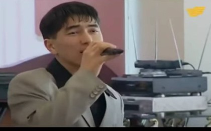 Сәкен Майғазиев 30 мың теңгеге барахолкадан киінген кезін еске алды (ВИДЕО)