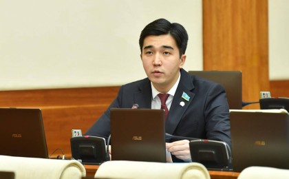 Мәди Ахметов: Жан-жаққа тартпай, Тоқаевтың кандидатурасын қолдайық!